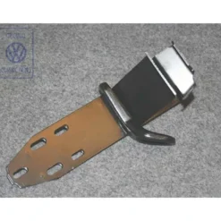 113 707 333 C : support parechocs - bumper bracket - Stossfaengertraeger