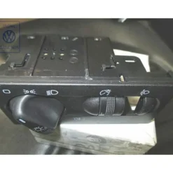 1H6 941 532 D : Interrupteur pour VW Golf Mk3 et Vento