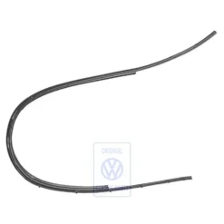 1J0 823 707 B : Joint de capot pour VW Golf Mk4